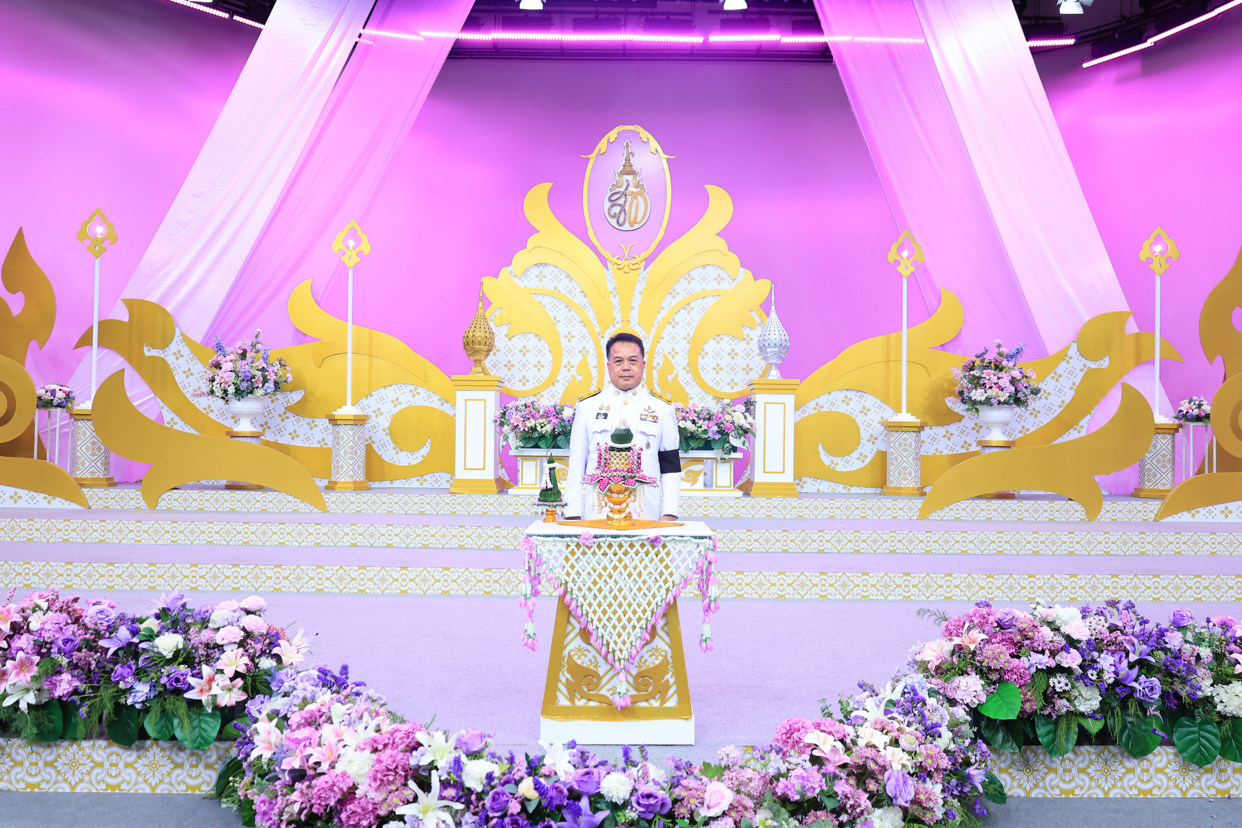 title - คณะผู้บริหาร ส.ป.ก. บันทึกเทปถวายพระพรชัยมงคล สมเด็จพระนางเจ้าสุทิดา พัชรสุธาพิมลลักษณ พระบรมราชินี เนื่องในโอกาสวันเฉลิมพระชนมพรรษา 48 พรรษา